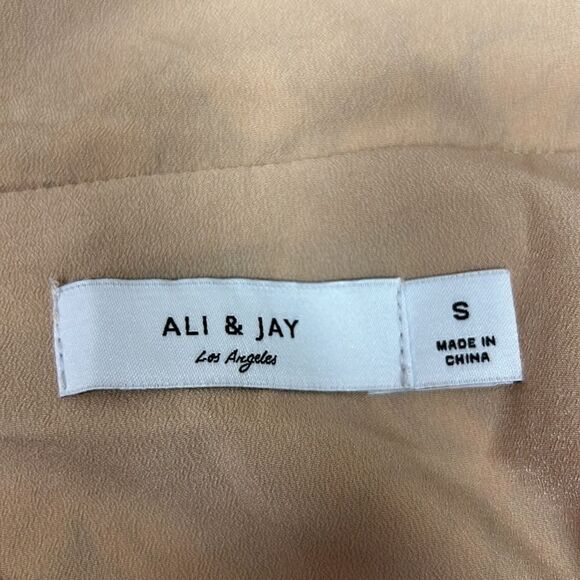 Ali & Jay lace wrap maxi dress. Size Sm - Picture 9 of 9